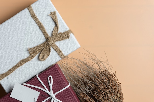 Red gift box and white gift box, ribbon bundle