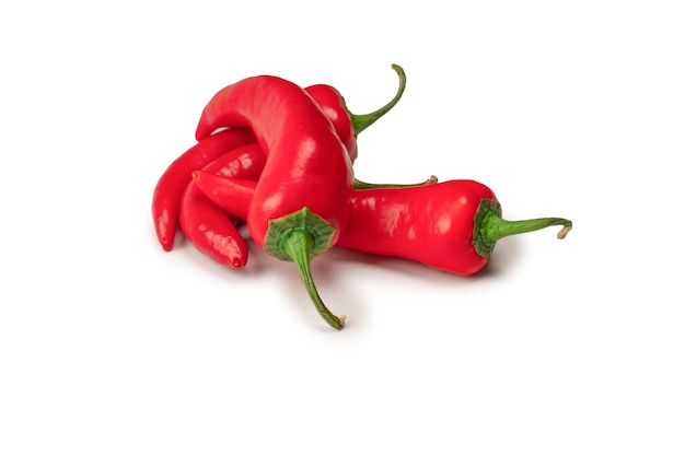 Red hot chili peper geïsoleerd op een witte achtergrond