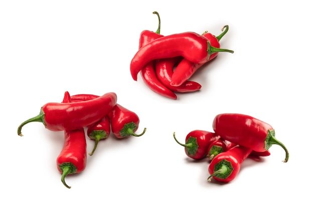 Red hot chili peper geïsoleerd op een witte achtergrond