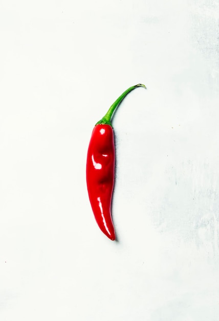 Peperoncino rosso in vista dall'alto in stile minimalista