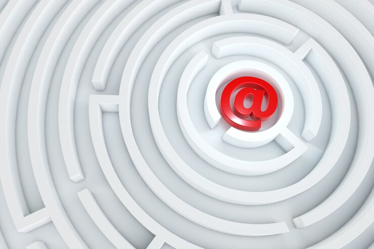 Photo red mail icon in the center of the white maze.3d render.