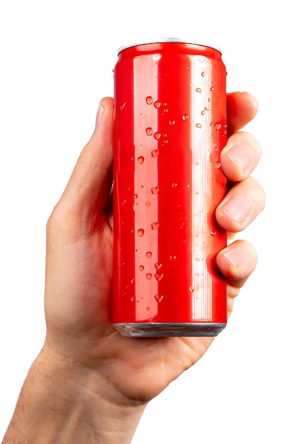 Красная металлическая банка, оловянная бутылка в руке, банку для напитков, металлическая упаковка, изолированная на белом фоне.
