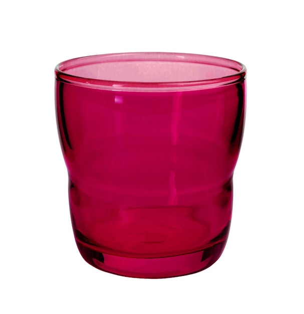 水の赤いプラスチック カップ