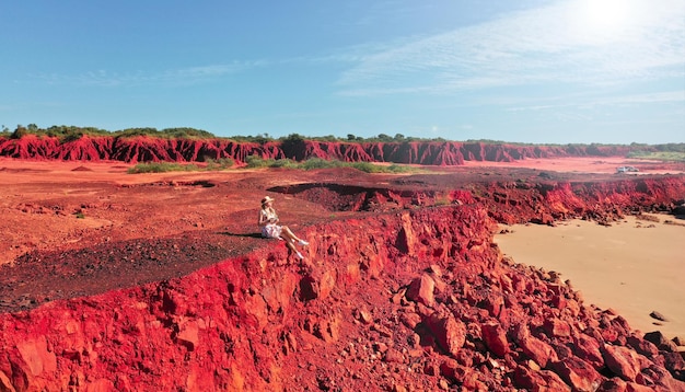 Foto formazioni rocciose rosse sul paesaggio contro il cielo