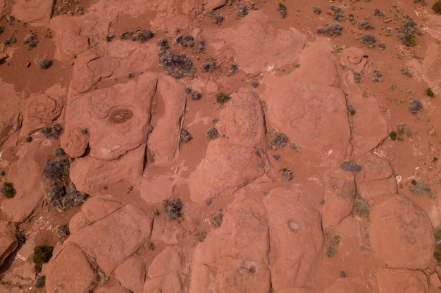 アリゾナ州の火の谷の砂漠の赤い岩層