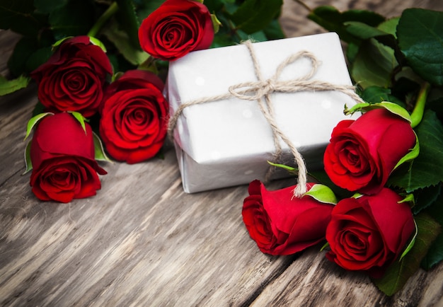 Red roses and gift box