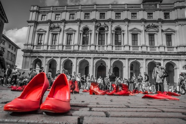 Red shoes to denounce violence against women