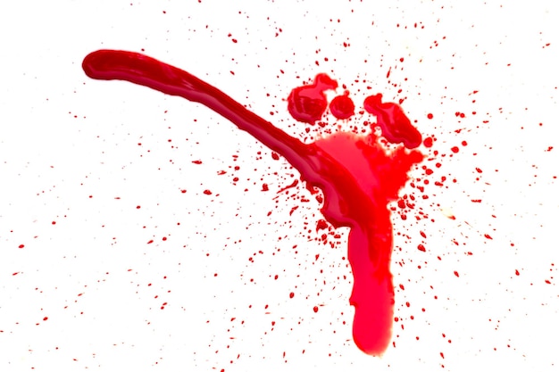 흰색 배경에 혈액 방울이 있는 빨간색 스플래시