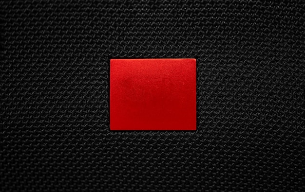 사진 빨간색 중지 버튼 검정색 직물 창 배경의 미래 재생 버튼
