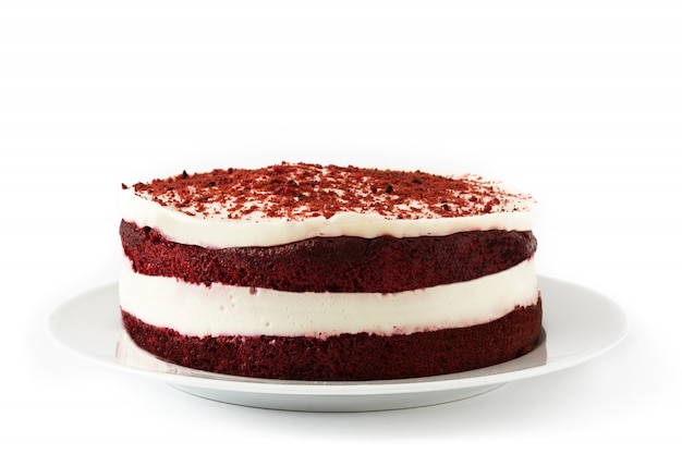 Red Velvet cake geïsoleerd op een witte achtergrond