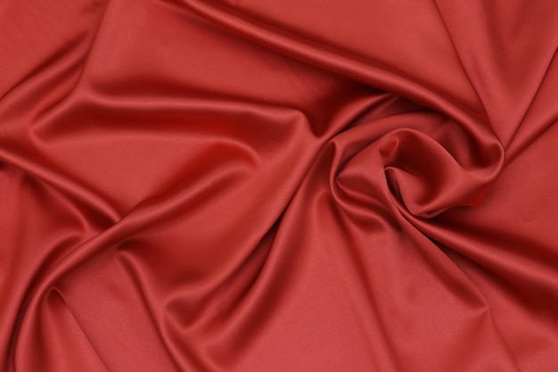 Красная бархатная ткань с кольцом посередине