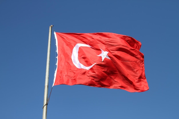 Bandiera turca rossa e bianca