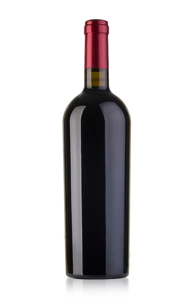 Photo red wine bottle isolated on white