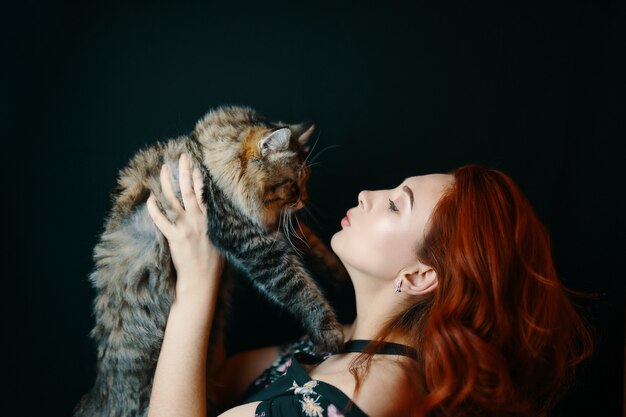 К чему снится кот женщине