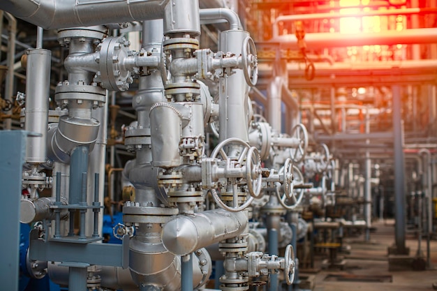 Attrezzature per impianti di raffineria per valvole olio e gas di tubazioni presso la valvola di sicurezza della pressione dell'impianto a gas selettiva