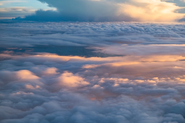 Photo reflect sunlight cloud view from airplane window