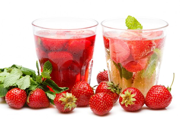 Refreshing drink with strawberries