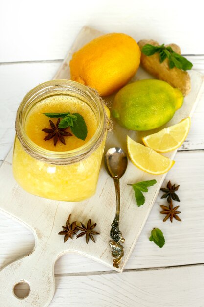 Refreshing Lemon and Ginger Smoothie