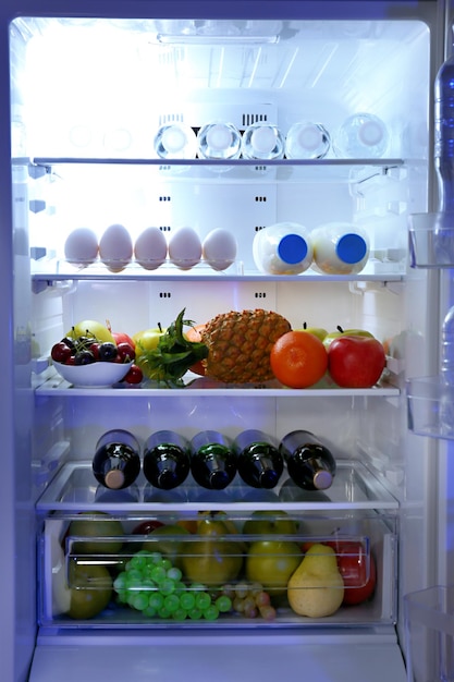 Photo refrigerator full of food