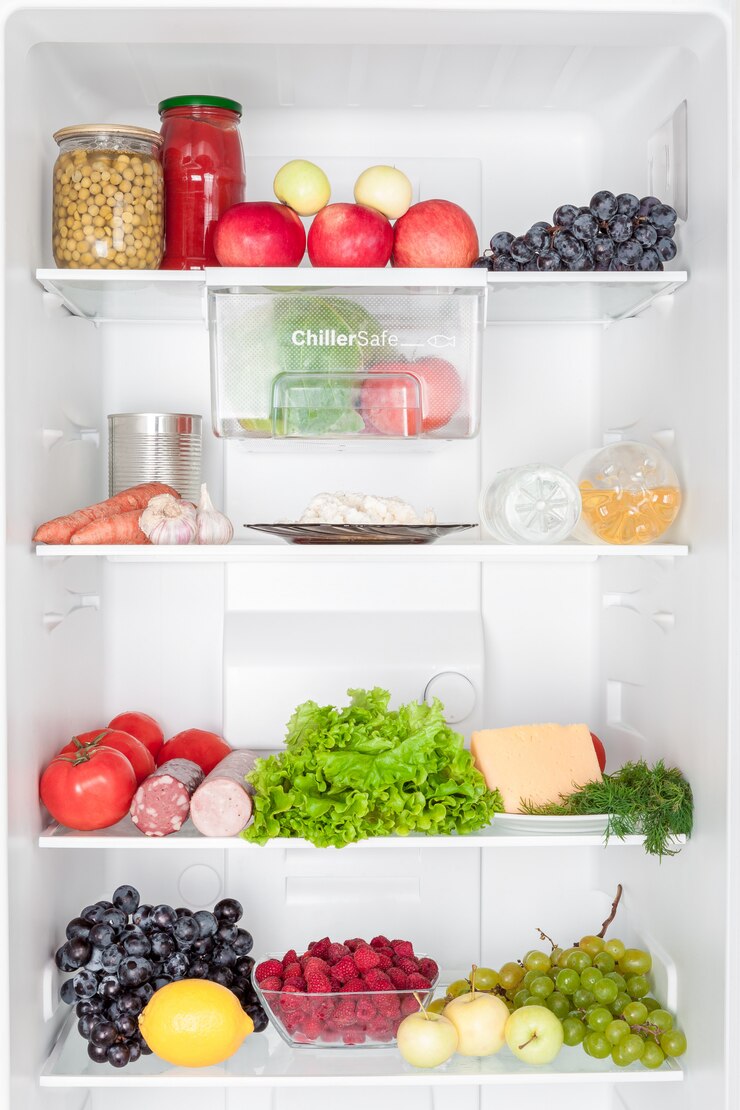 Photo refrigerator full of food
