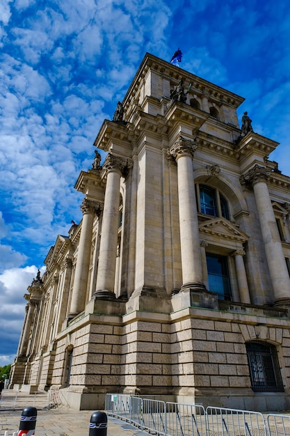 Reichstag 건물 bundestag는 베를린의 역사적인 건축물입니다.