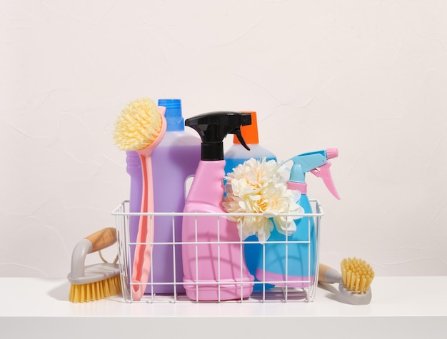 Reinigingsconcept met reinigingsmiddelen Huishoudelijk leven