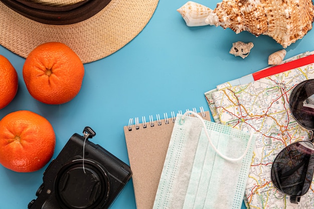 Reis flatlay zomervakantie