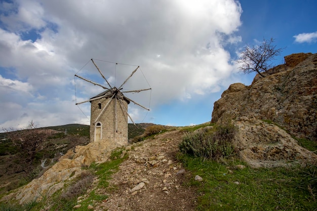 Reisconcept foto; turkije izmir foca windmolen