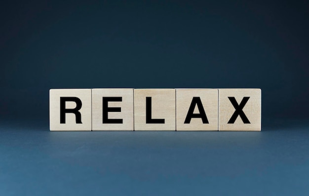 Relax Cubes vormen het woord Relax