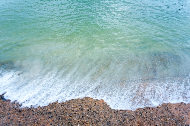 Foto rilassa l'umore mare blu e ondeggia in thailandia