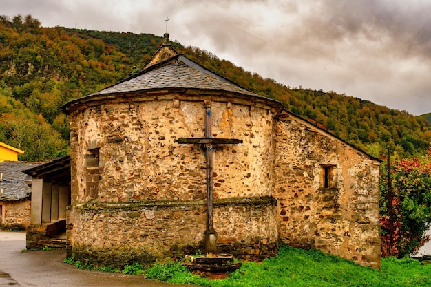 Religieuze en kerkelijke architectuur van Asturië - Spanje.