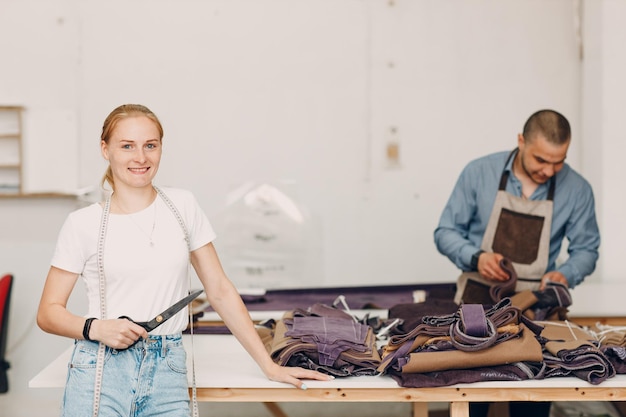 Renovatie van meubelbekleding en fabricage van stoffen