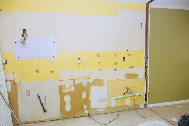 Renovatie woningverbetering appartement muur reparatie verbouwing oude muren gipsplaat gipsplaat