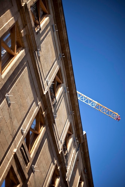 Renovatieplaats in de stad