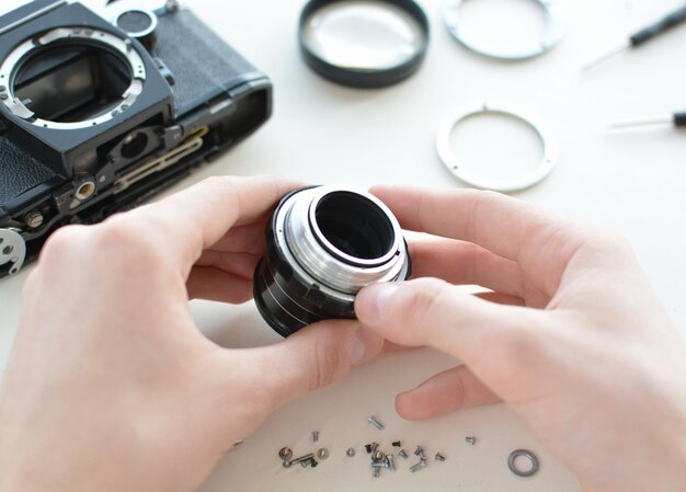 repair-manual-camera-lens_651225-286.jpg