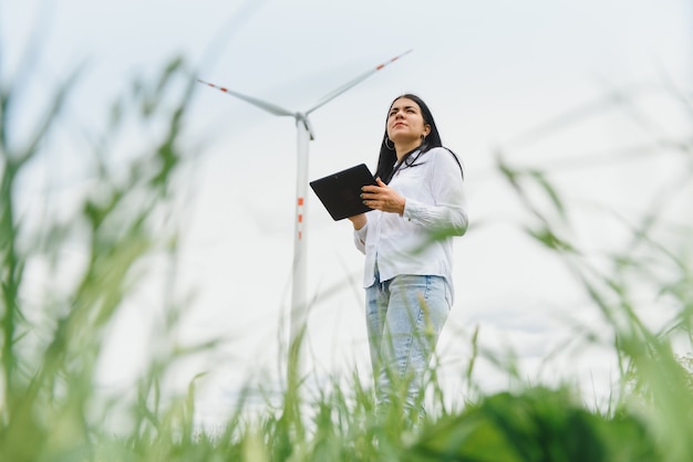 Researcher analyzes readouts on wind power station