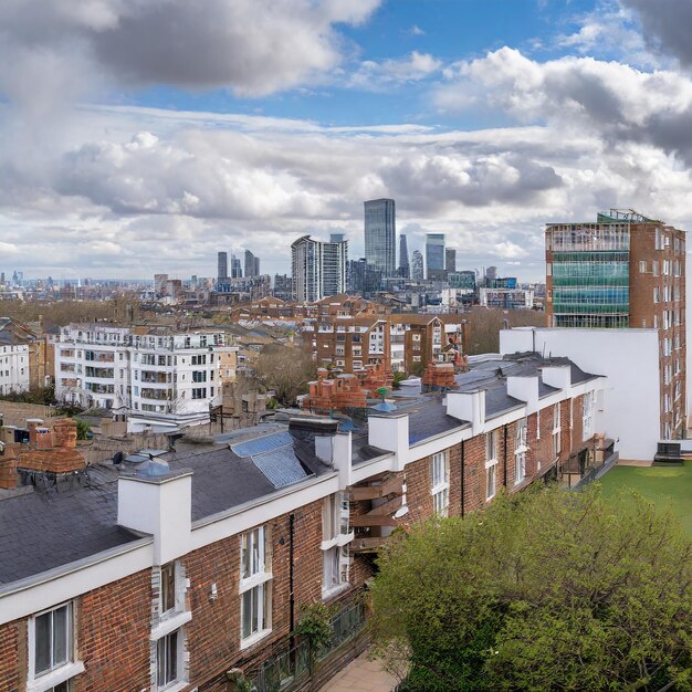 Photo residential area with flats in south london with a view of the city