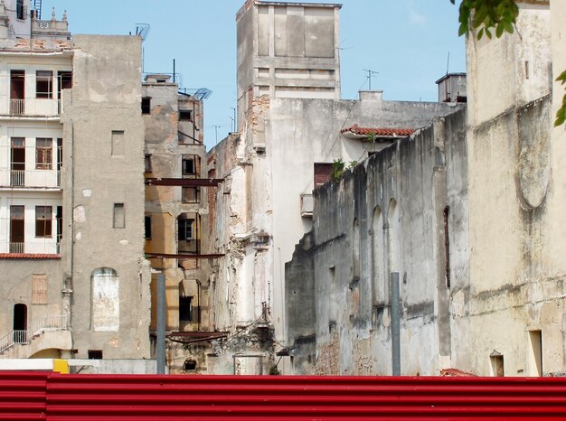 Foto edifici residenziali contro il cielo