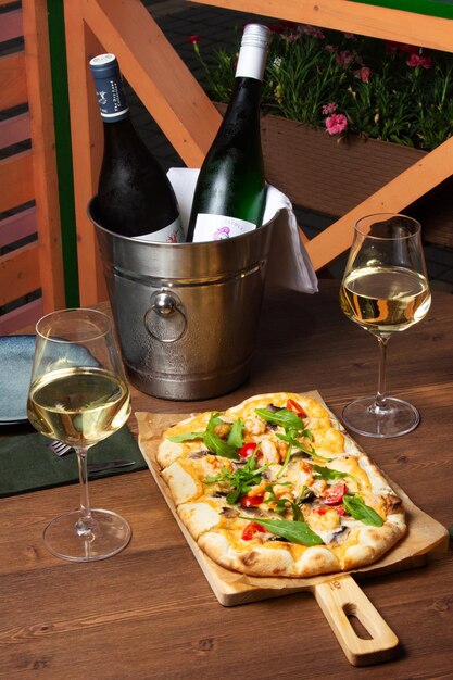 Restaurant Pizza with White wine Serving Pizza cafe