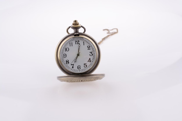 レトロなスタイルの古典的な懐中時計