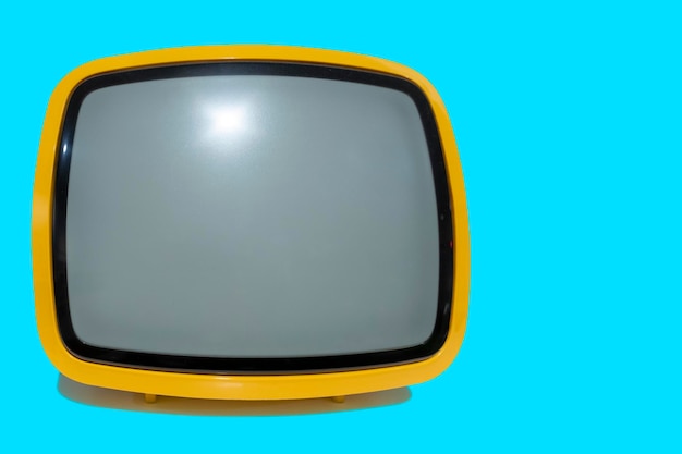 Retro TV op een gekleurde achtergrond