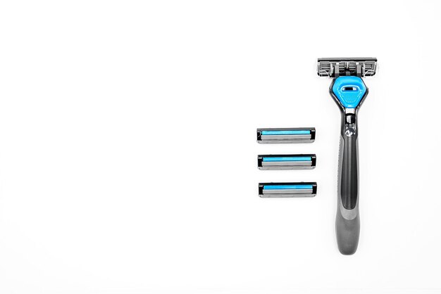 Reusable razor with replaceable blades