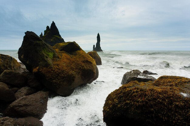 Photo reynisfjara lava beach view south iceland landscape vik black beach