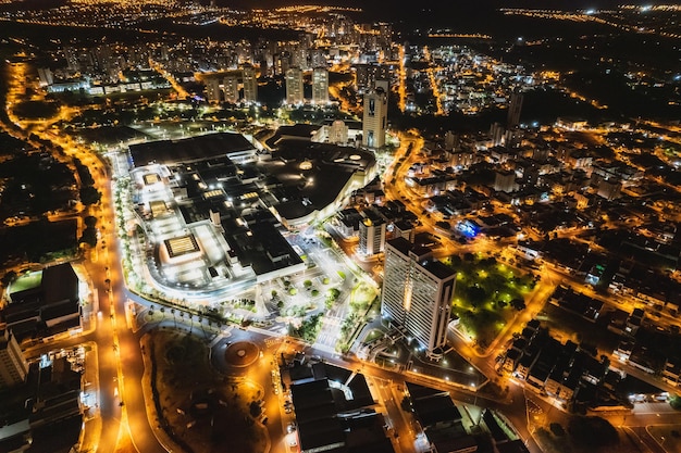 Ribeirao Preto Sao Paulo Brazil 23 апреля 2022 Ночные изображения знаменитого торгового центра Ribeirao Shopping в интерьере Сан-Паулу