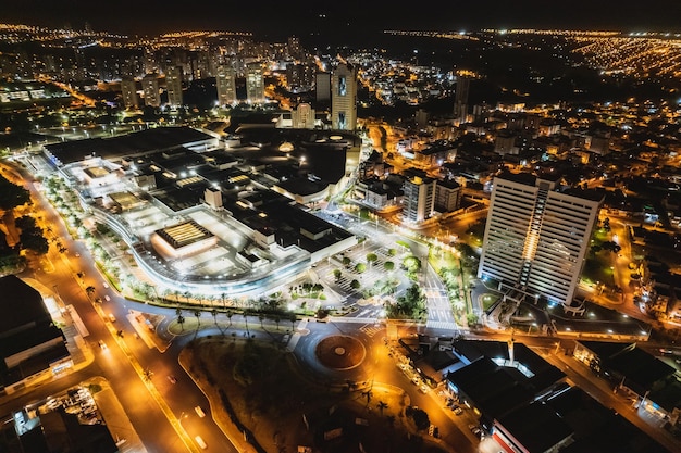 Ribeirao Preto Sao Paulo Brazilië 23 april 2022 Nachtbeelden van Ribeirao Shopping beroemde winkelcentrum in het binnenland van Sao Paulo