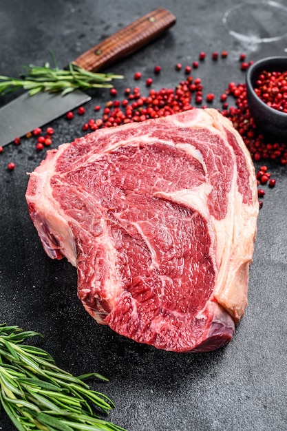 뼈 또는 카우보이 스테이크에 Ribeye. 노골적인