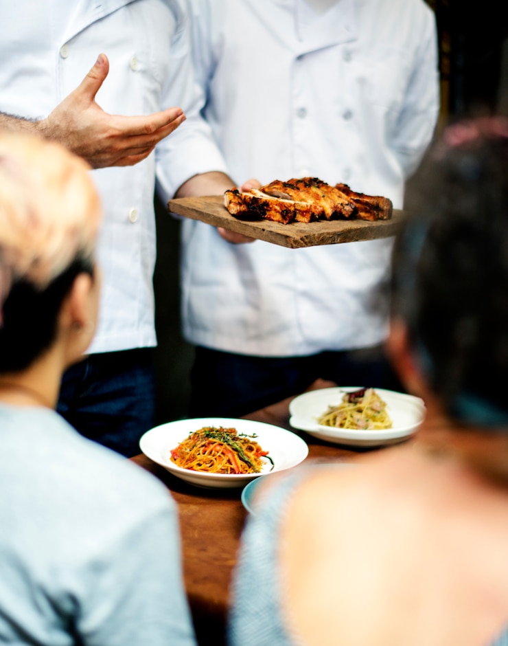 Photo ribs menu explanation to a customer