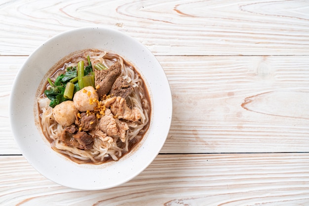 Rice noodle soup with Stewed pork