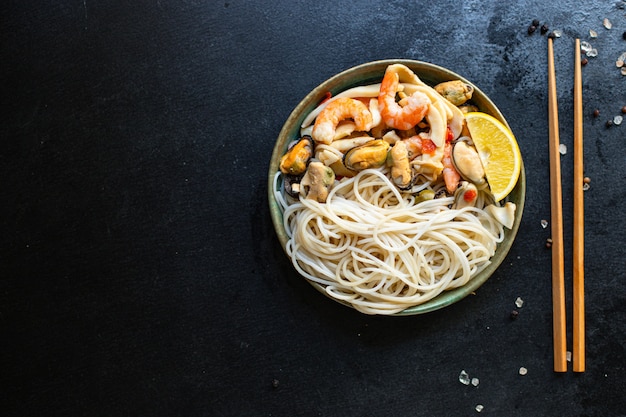 rice noodles cellophane pasta seafood shrimp mussels squid healthy meal