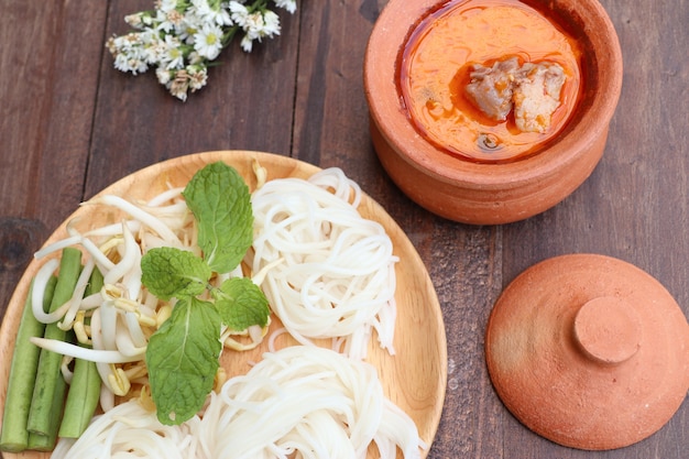 Rice noodles curry with chicken